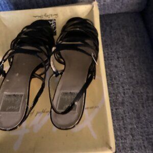 New Black pattern  sandals - 1/2' heels-box